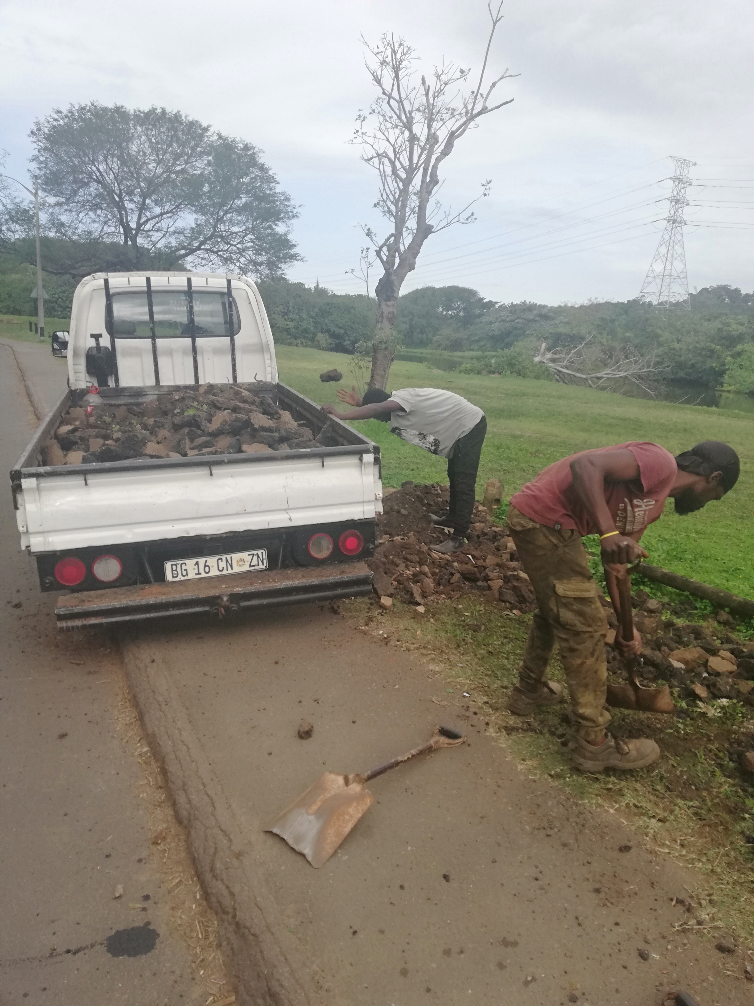 Kp removal and garden services, photo 1 of 4
